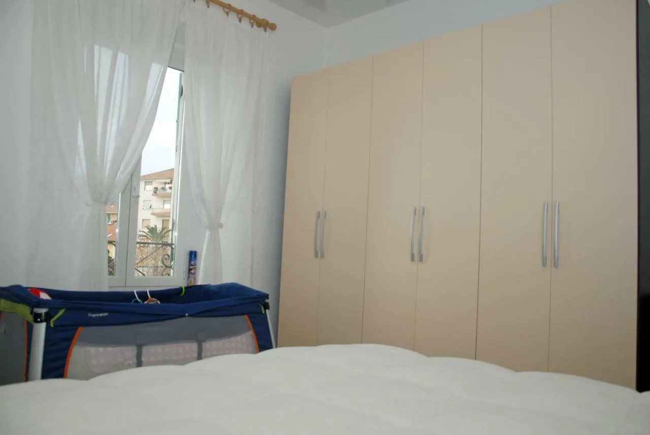 Vicino Al Mare In Centro Sulla Nuova Pista Ciclabile Apartment Imperia