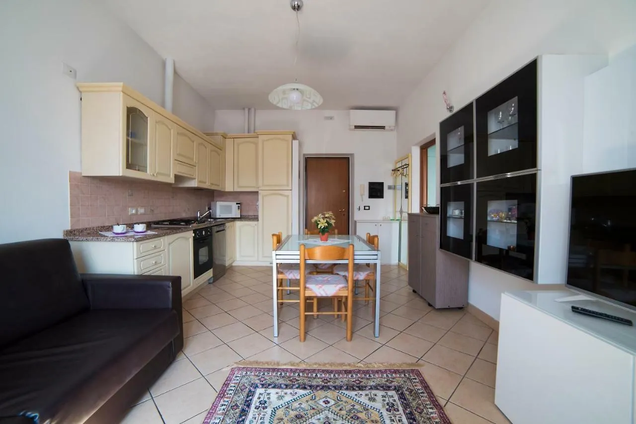 Vicino Al Mare In Centro Sulla Nuova Pista Ciclabile Apartment Imperia Italy